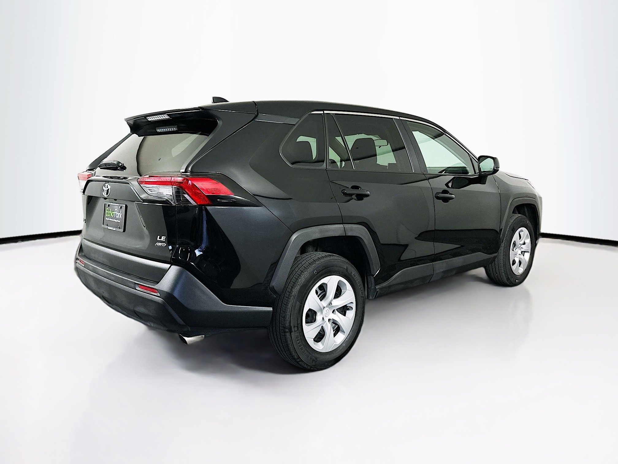 Used 2024 Toyota RAV4 LE image 9