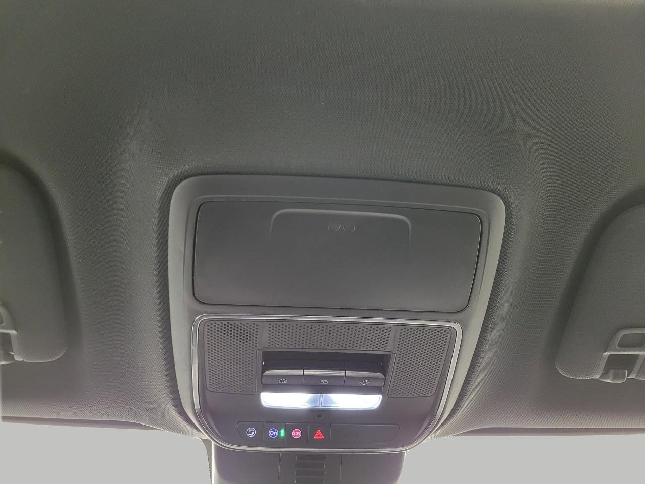 Certified 2024 Chevrolet Traverse RS w/ LPO, Floor Liner Package image 18