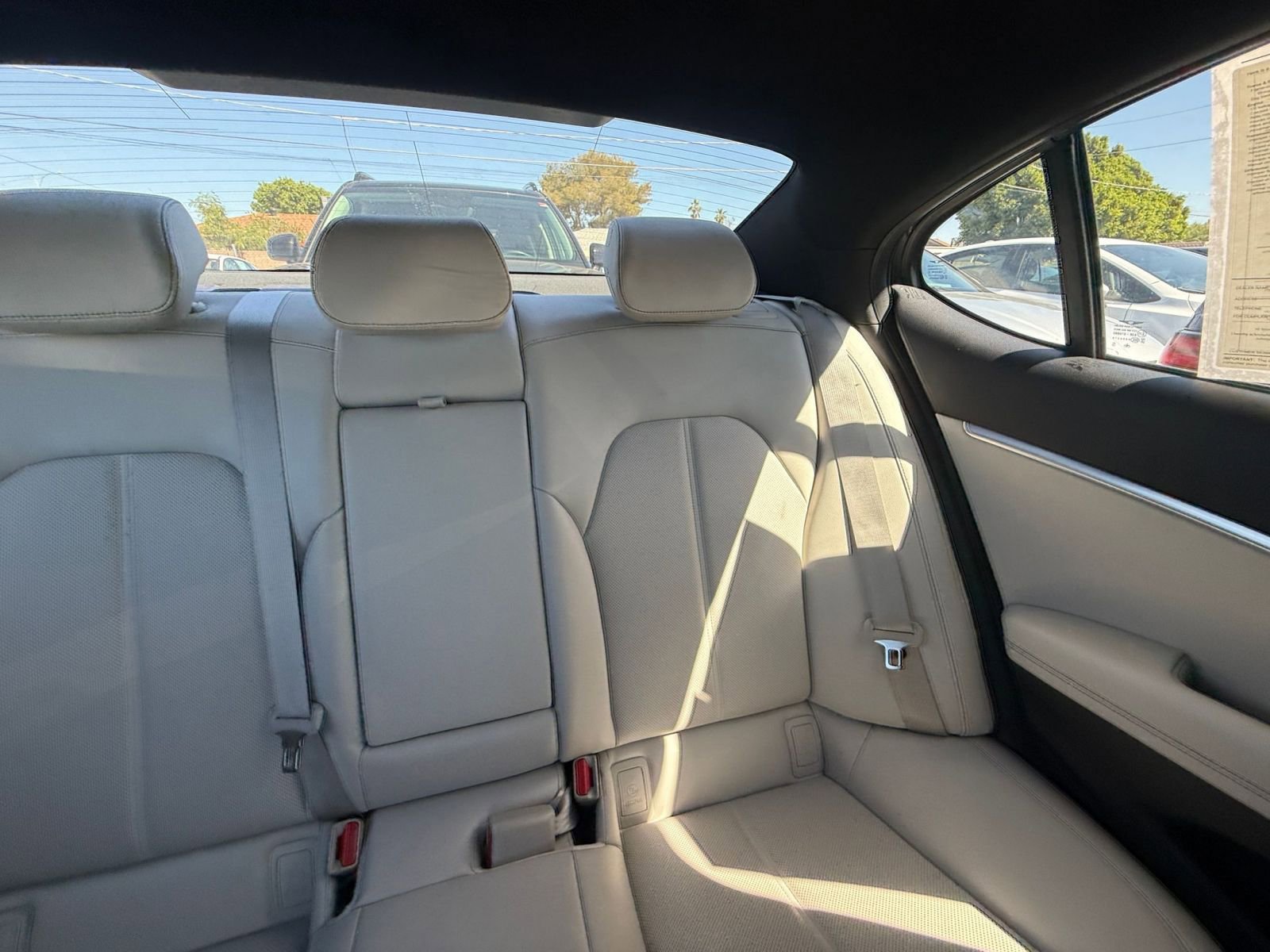 Used 2025 Genesis G70 2.5T image 37