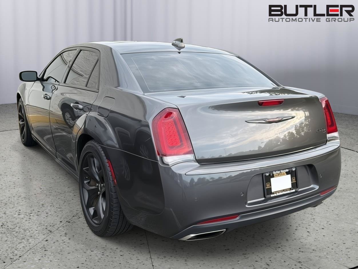 Used 2022 Chrysler 300 S RWD image 9