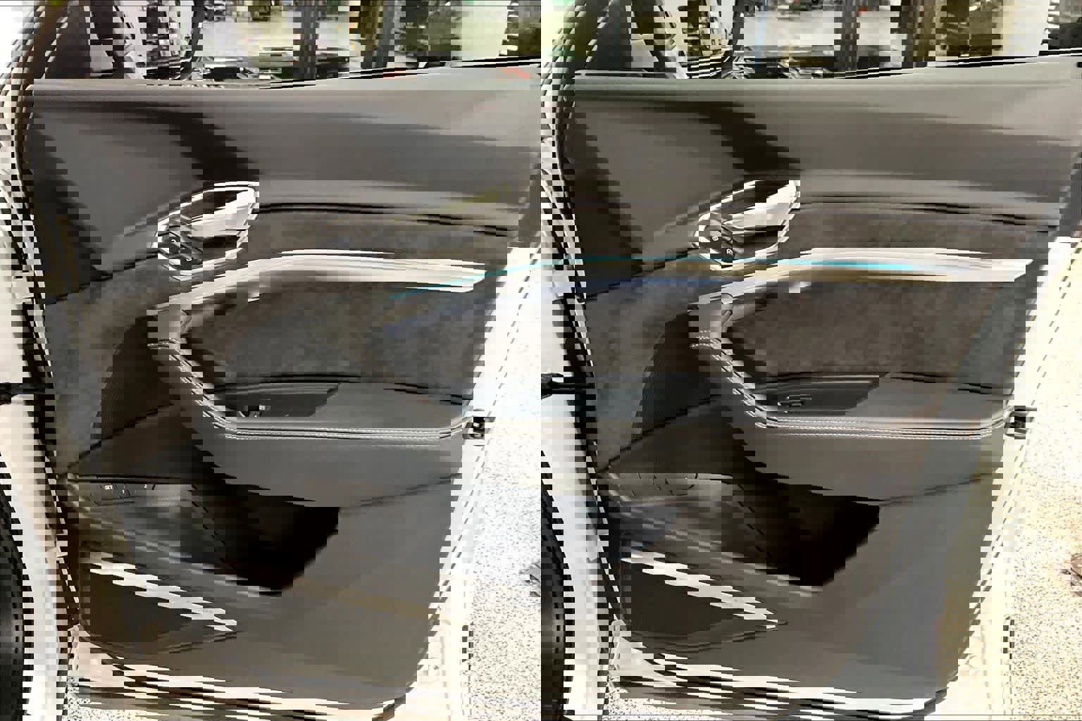 Used 2021 Audi e-tron Prestige w/ Prestige Package image 22