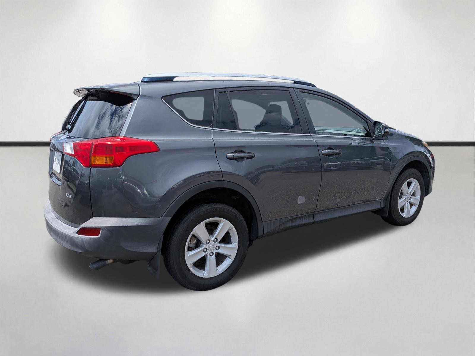 Used 2013 Toyota RAV4 XLE image 4