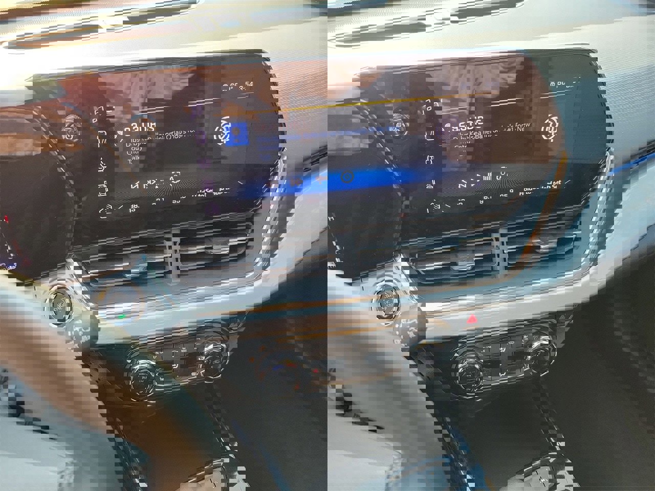 Used 2025 Chevrolet Trax LT w/ LT Convenience Package image 23