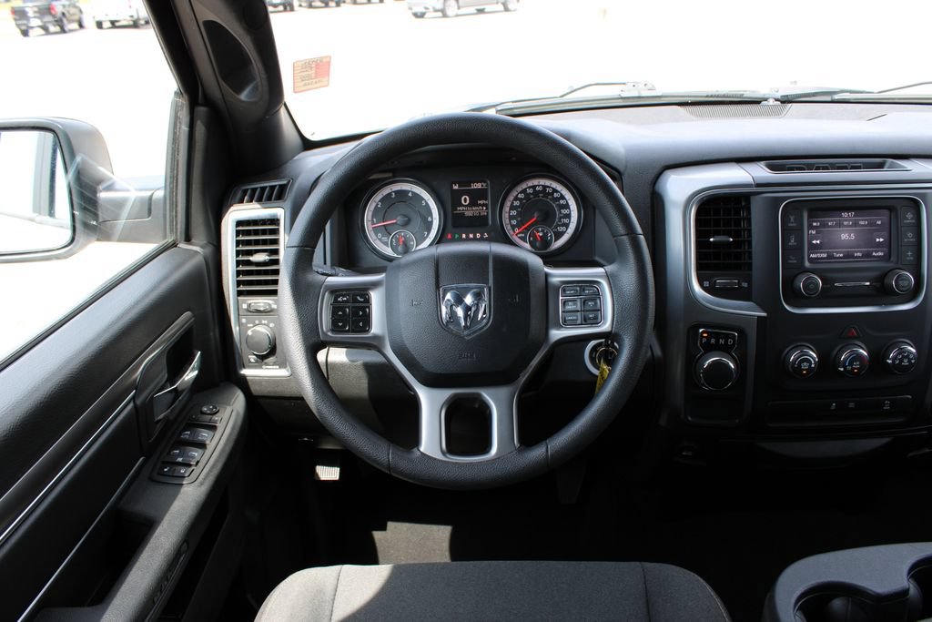 Used 2024 RAM 1500 Warlock RWD image 9