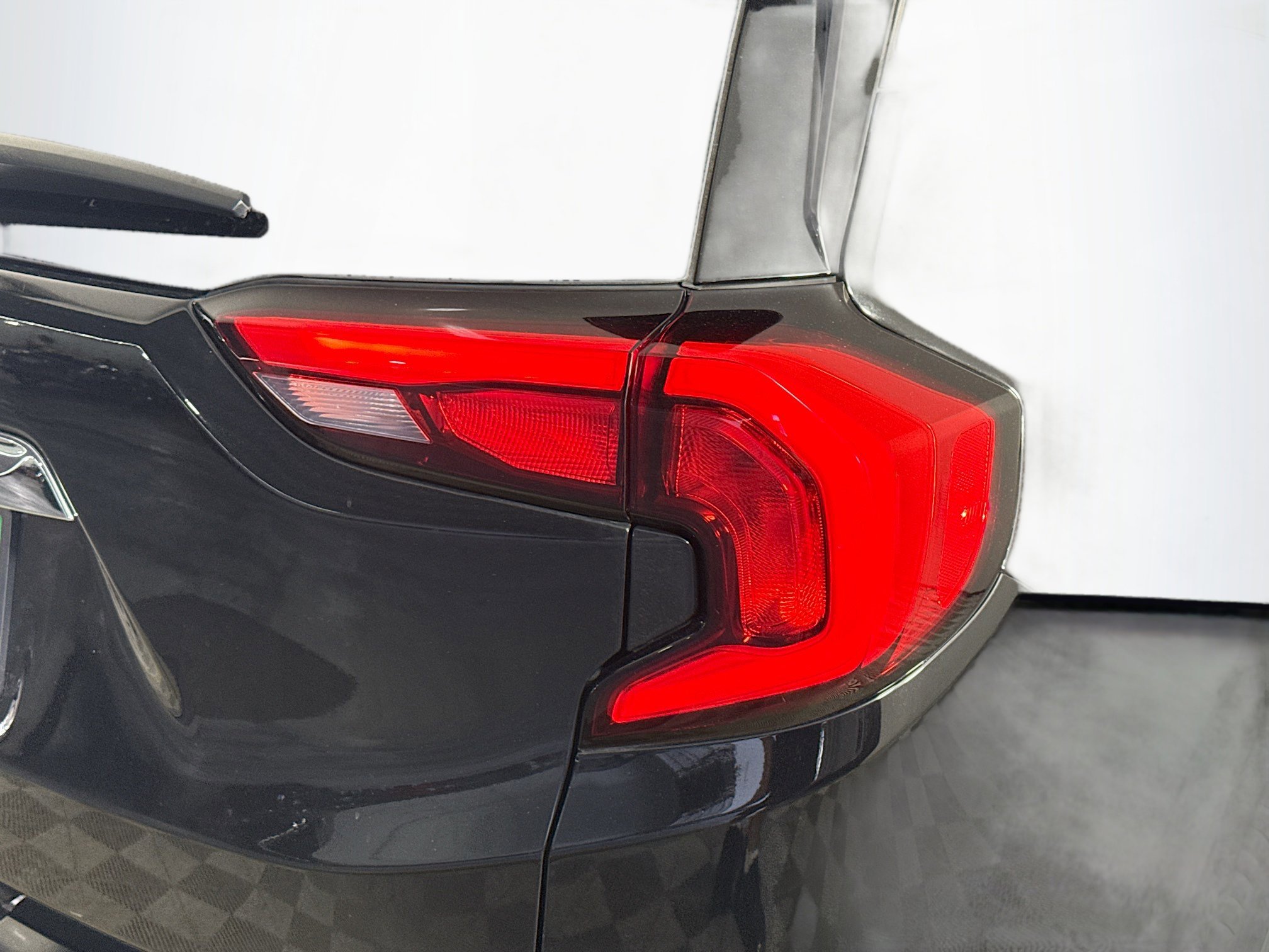 Used 2019 GMC Terrain Denali w/ Advanced Safety Package image 34