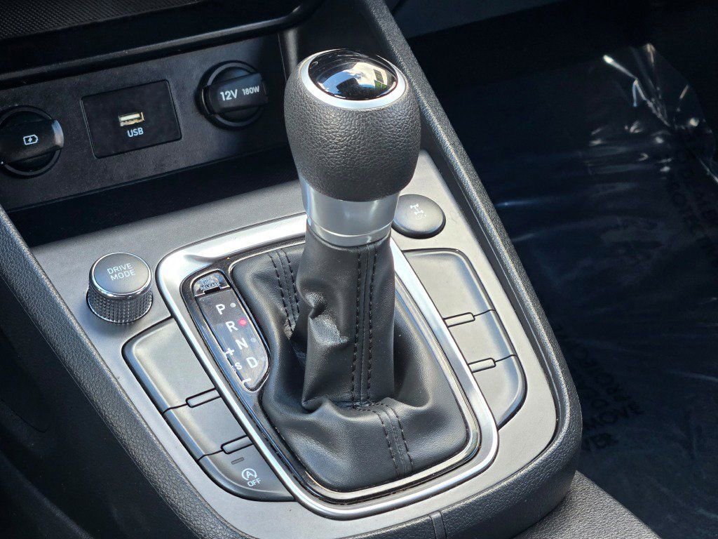 Used 2023 Hyundai Kona SEL image 25