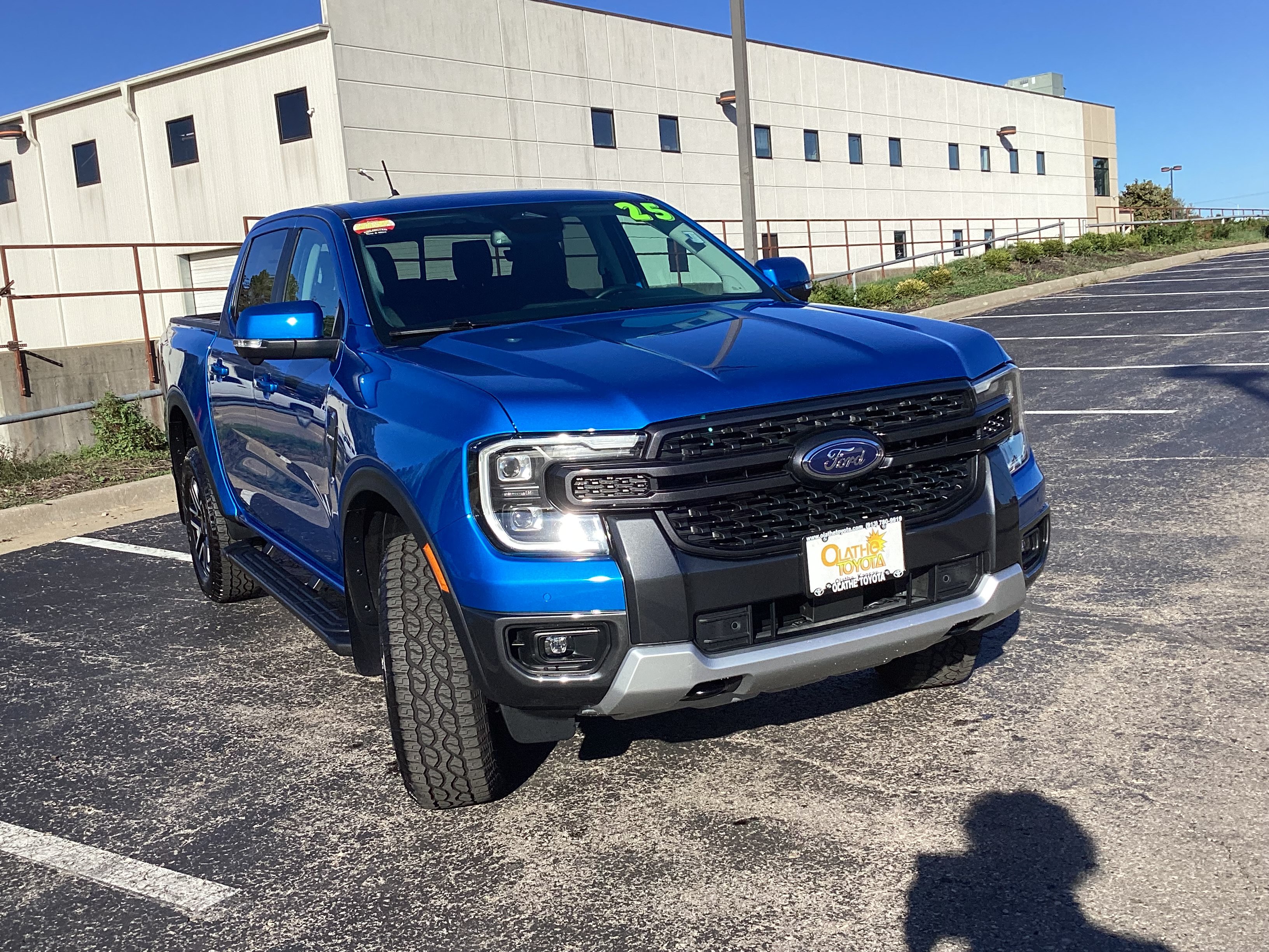 Used 2025 Ford Ranger Lariat w/ FX4 Off-Road Package AWD/4WD image 27