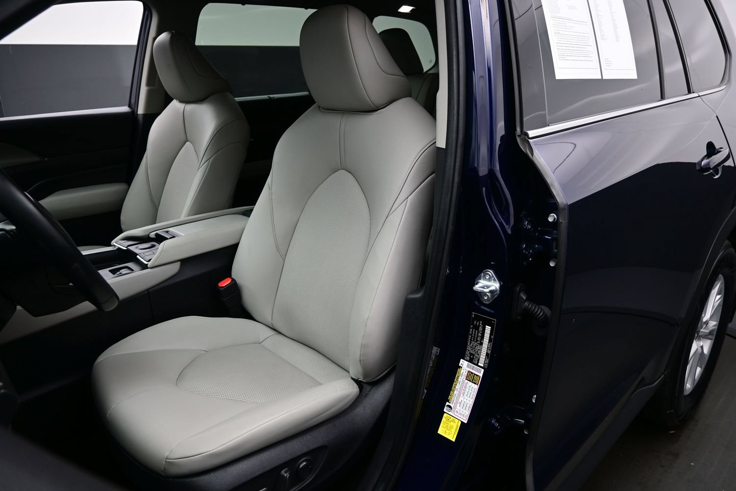 Used 2024 Toyota Grand Highlander AWD image 12