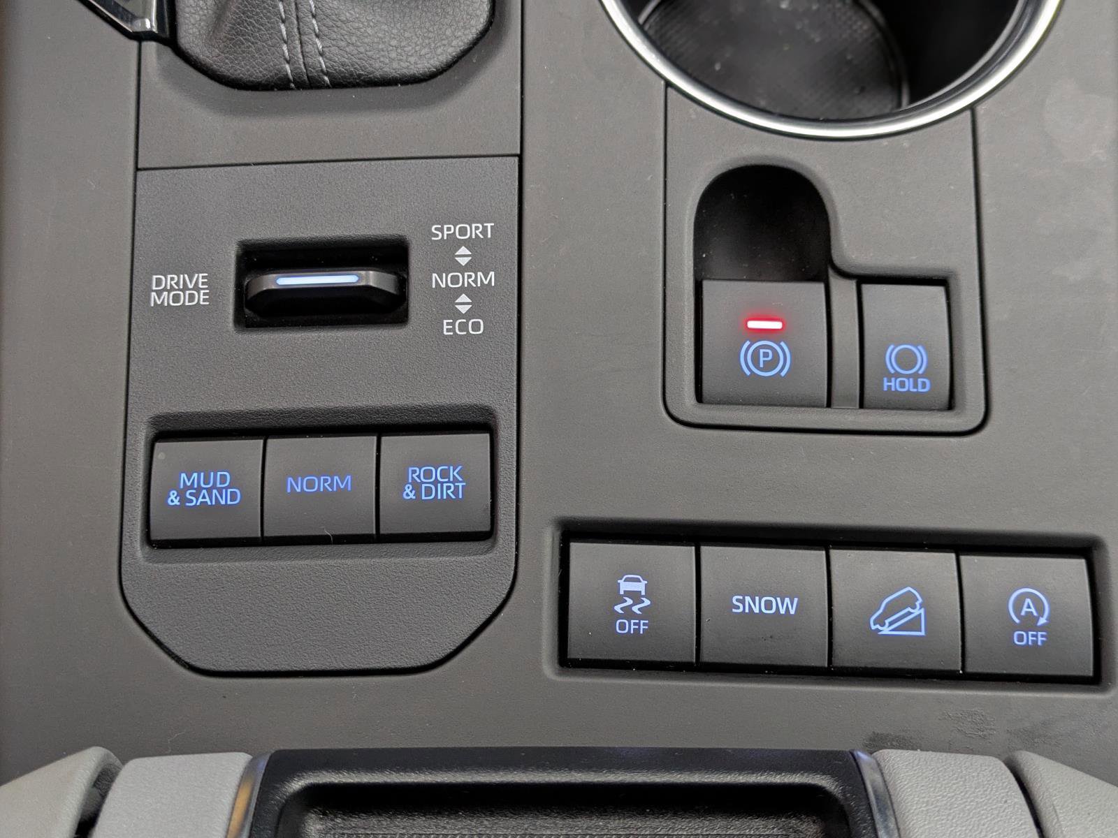 Used 2022 Toyota Highlander LE image 7