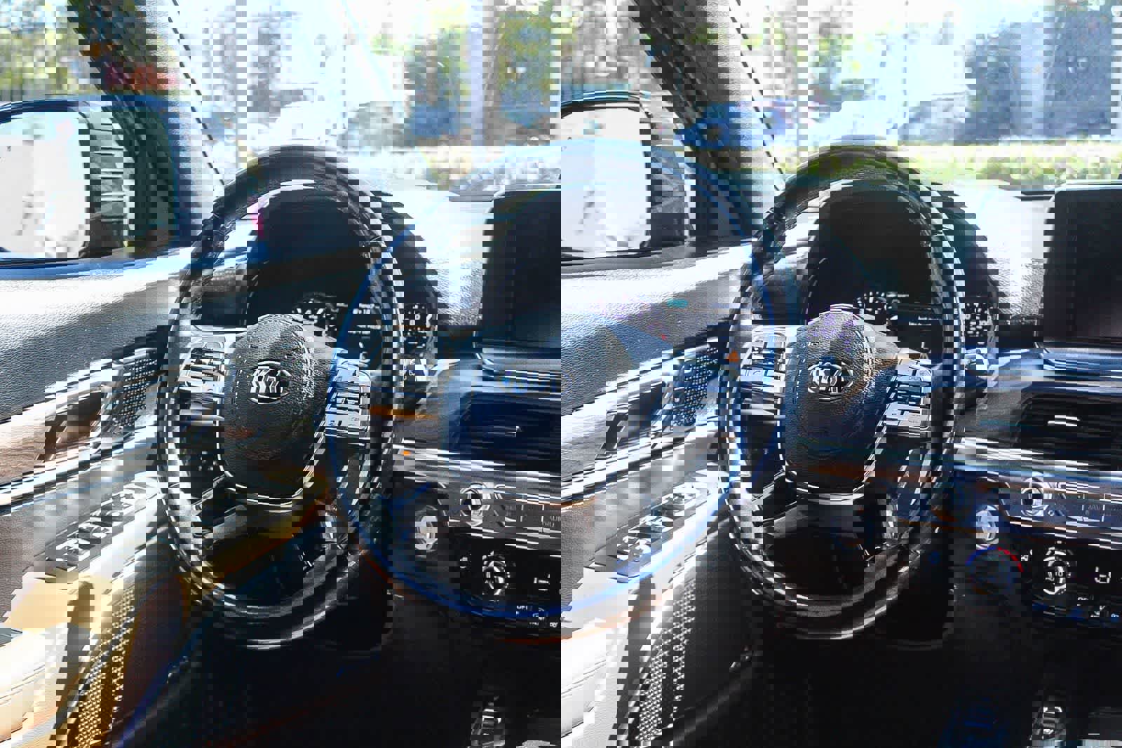 Used 2020 Kia Telluride SX w/ SX Prestige Package image 21