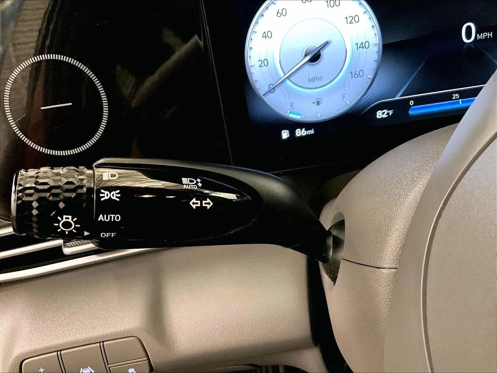 Used 2023 Hyundai Elantra SEL w/ Convenience Package image 30