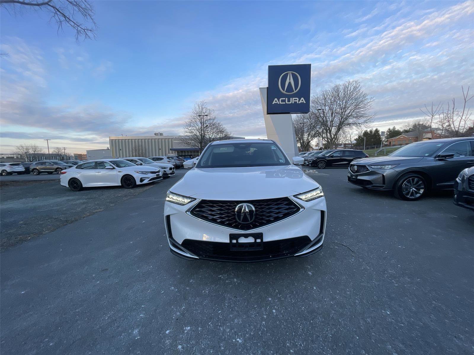 Used 2025 Acura MDX SH-AWD w/ Technology Package image 29