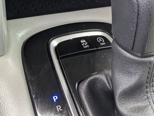 Used 2025 Toyota Corolla Cross L image 18