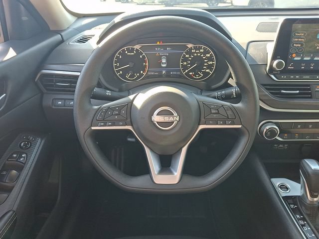 Used 2025 Nissan Altima 2.5 SV AWD/4WD image 19