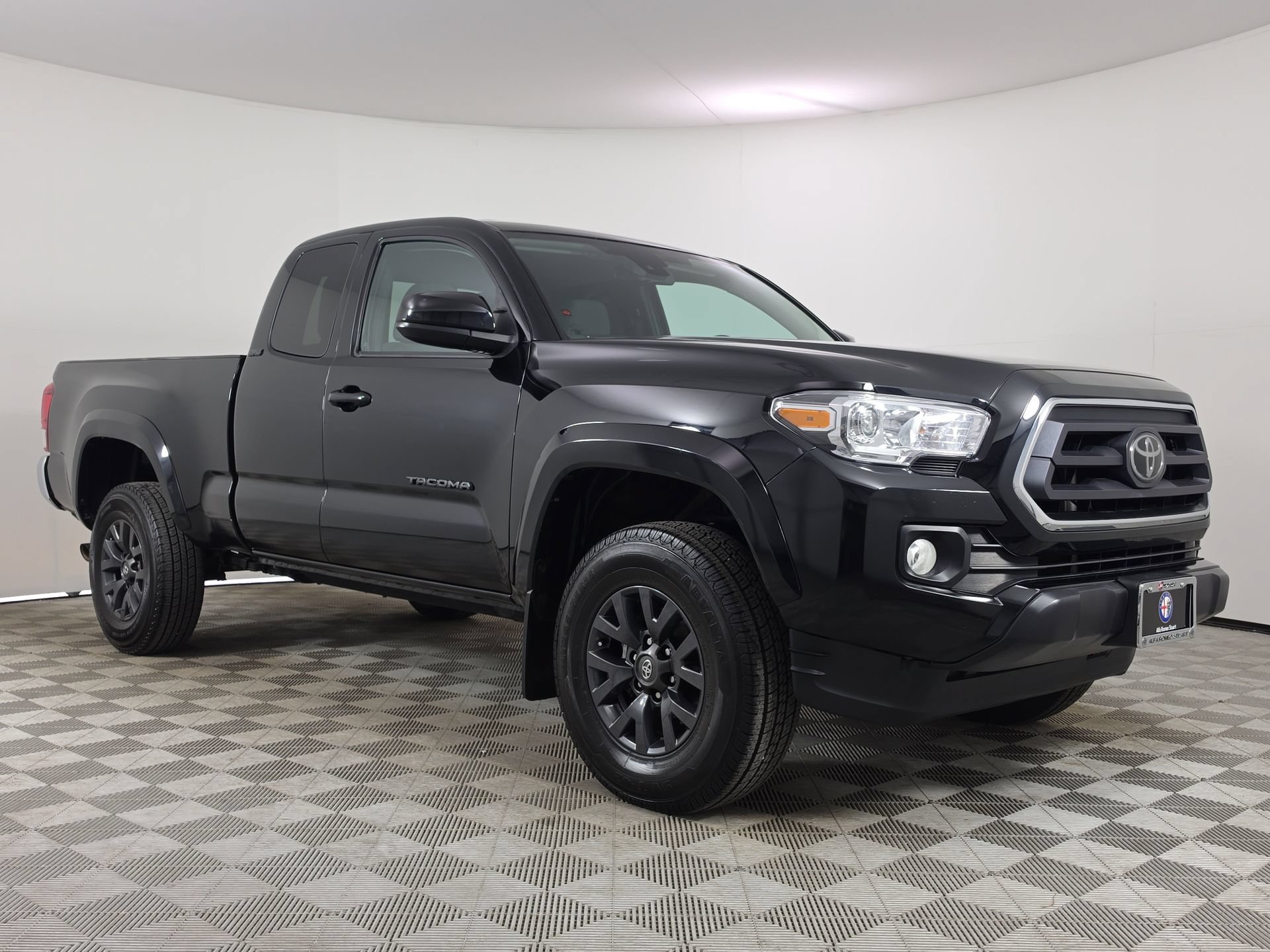 Used 2022 Toyota Tacoma SR5 w/ SR5 Appearance Package (SM) RWD video 1