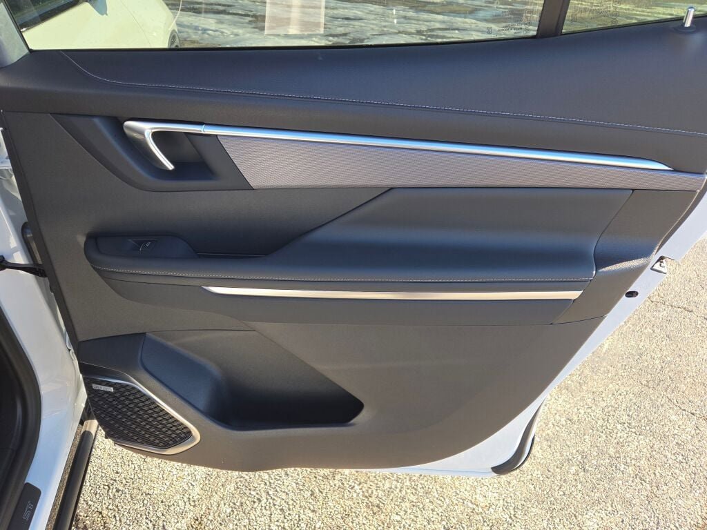 New 2026 Buick Enclave Sport Touring image 9