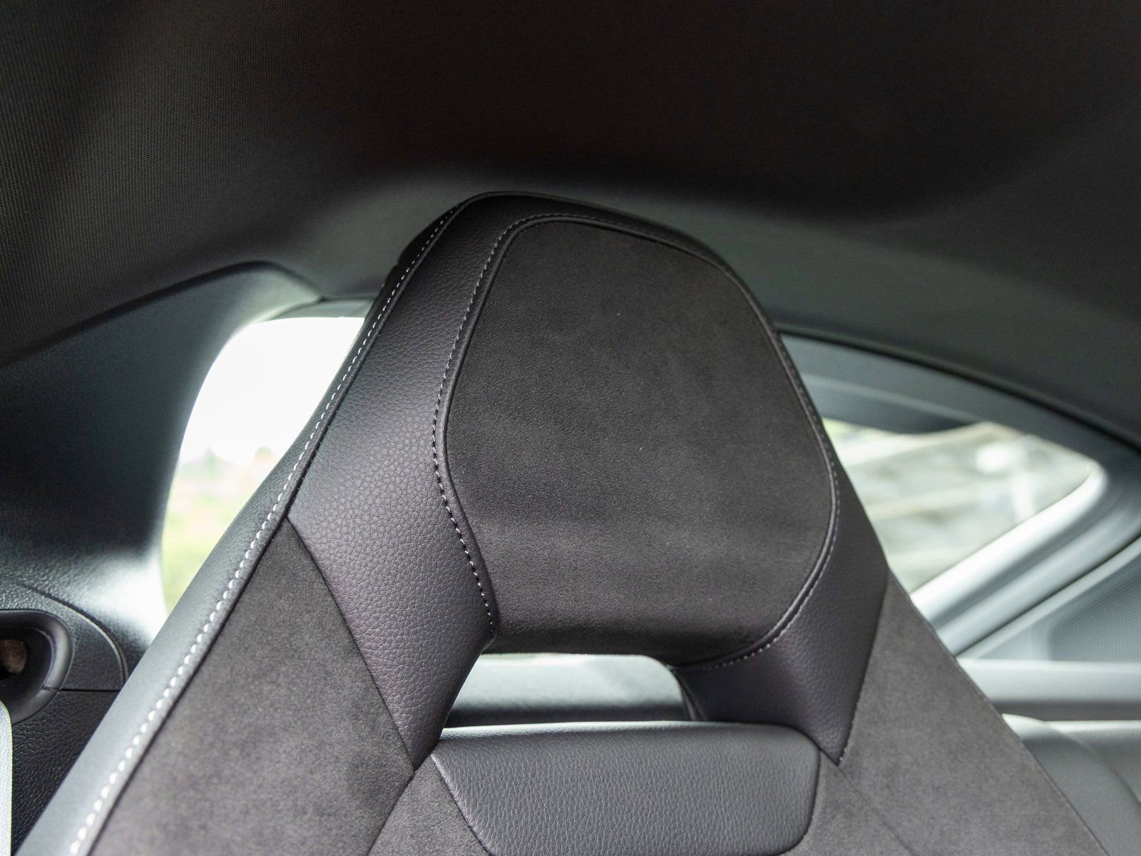 Certified 2025 Porsche Panamera 4 image 51