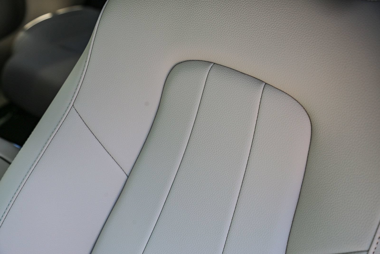 Used 2024 Mercedes-Benz EQB 300 4MATIC image 23