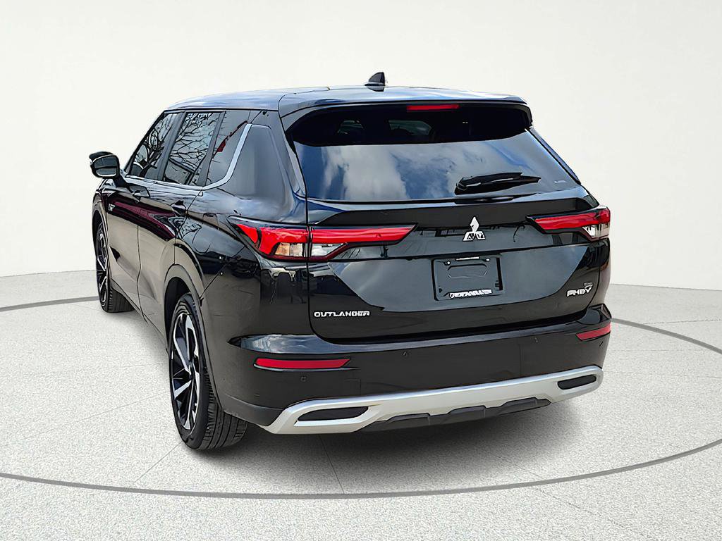 Used 2023 Mitsubishi Outlander SE image 5