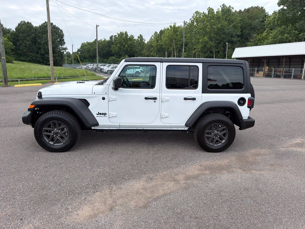 Used 2024 Jeep Wrangler Unlimited Sport AWD/4WD image 6