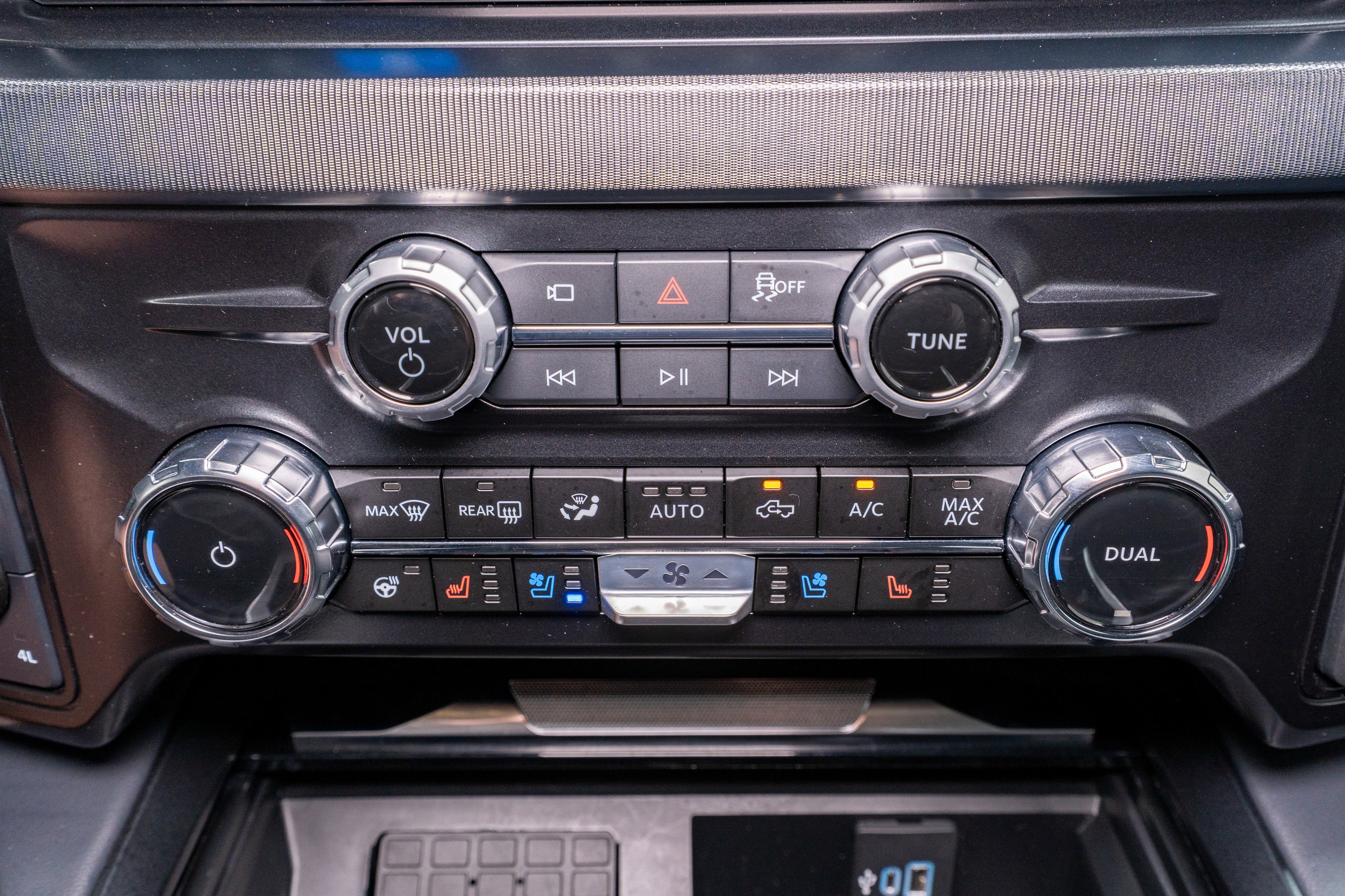 Used 2025 Ford F250 Platinum AWD/4WD image 27