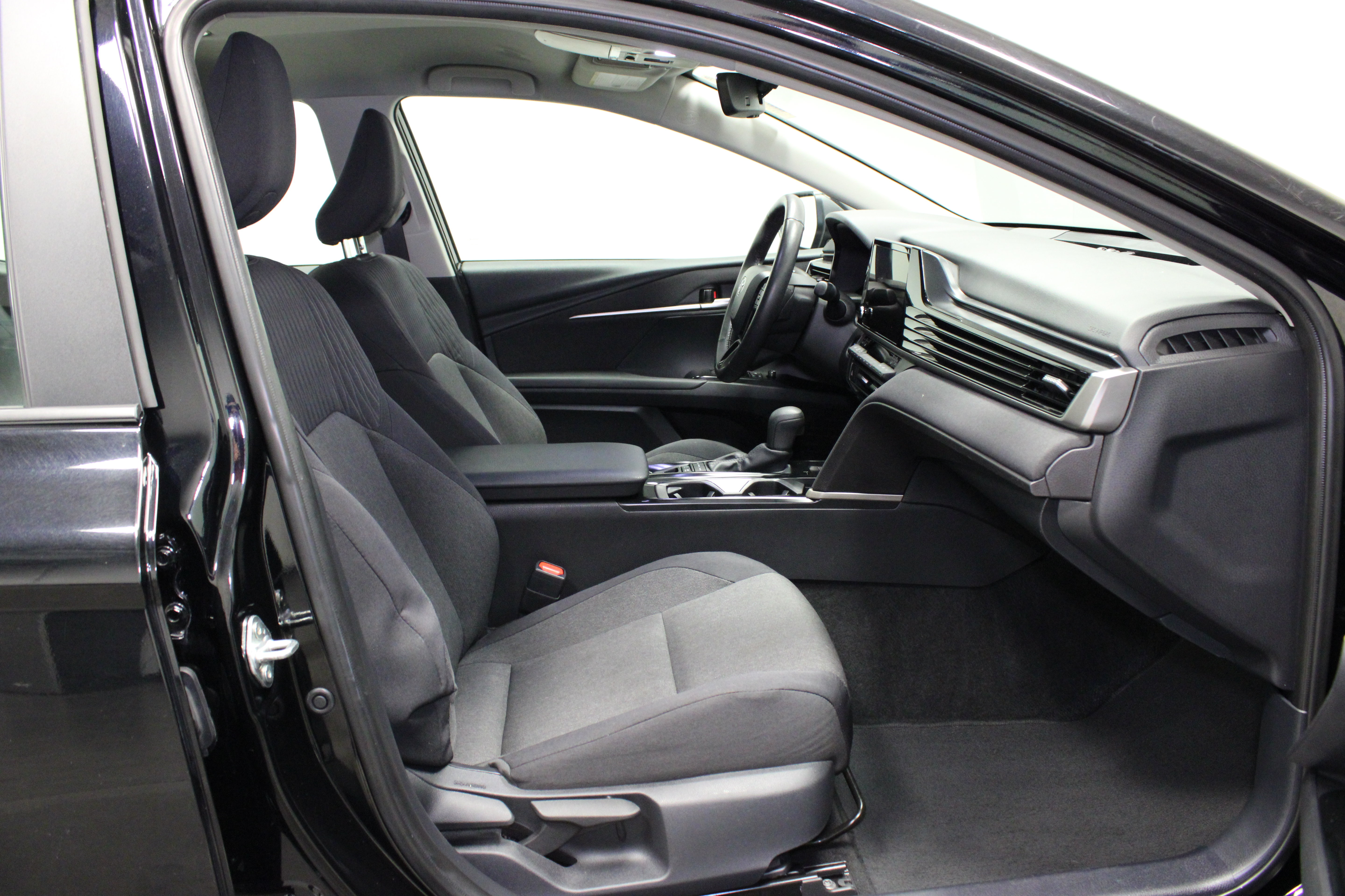 Used 2025 Toyota Camry LE w/ Convenience Package AWD/4WD image 14