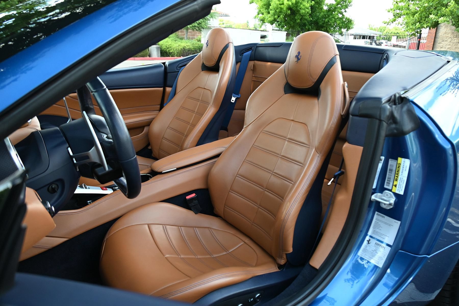 Used 2015 Ferrari California T RWD image 40