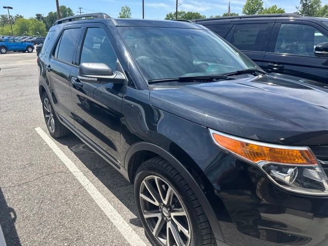 Used 2015 Ford Explorer XLT w/ Equipment Group 202B AWD/4WD image 2