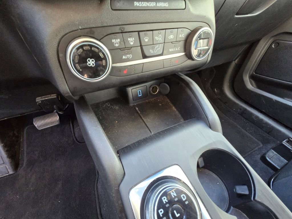 Used 2020 Ford Escape SE image 14