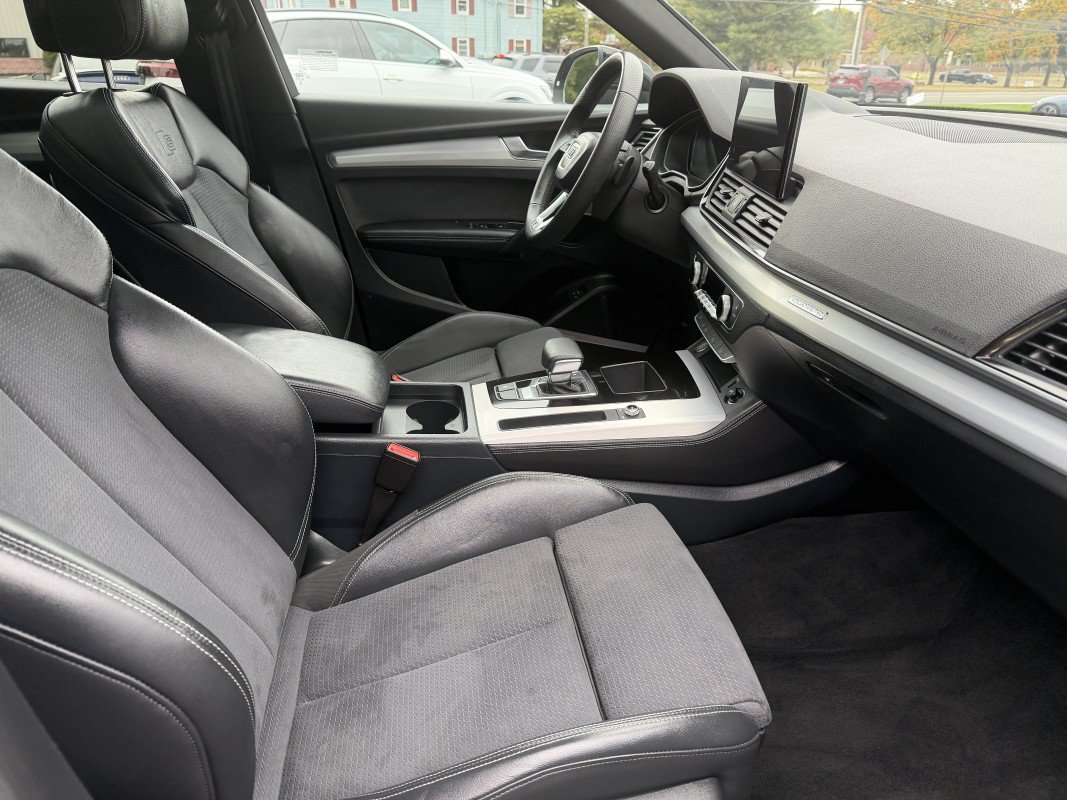 Used 2024 Audi Q5 e Premium Plus w/ Premium Plus Package AWD/4WD image 23