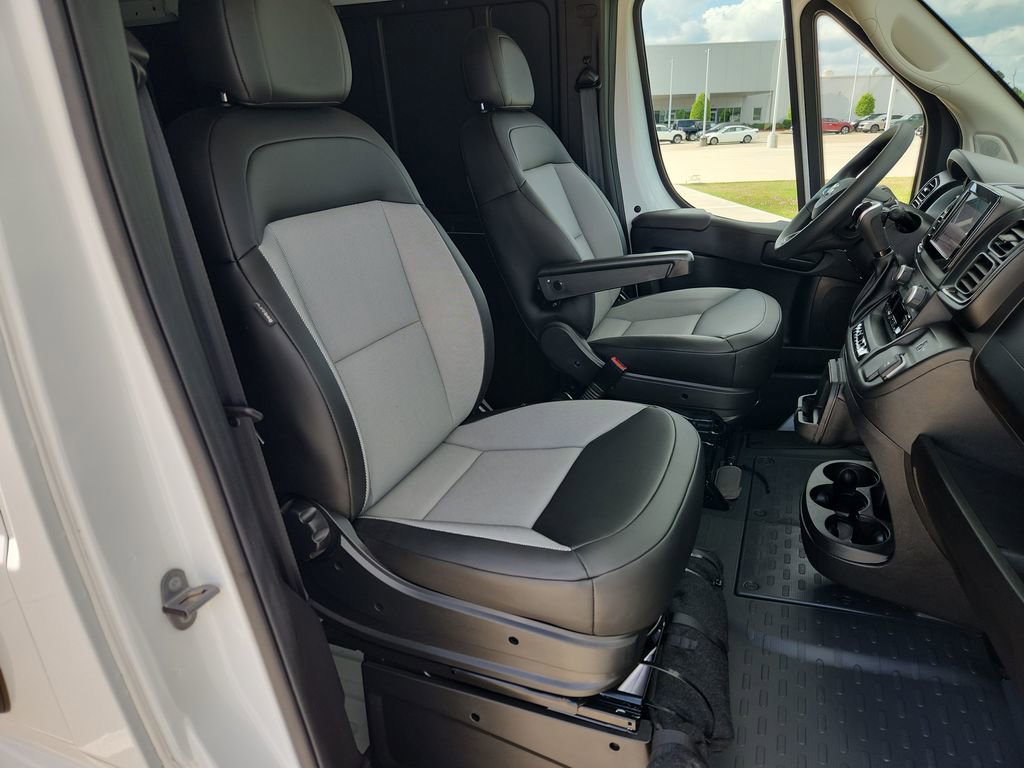 Used 2026 RAM ProMaster 2500 w/ Convenience Group FWD image 18