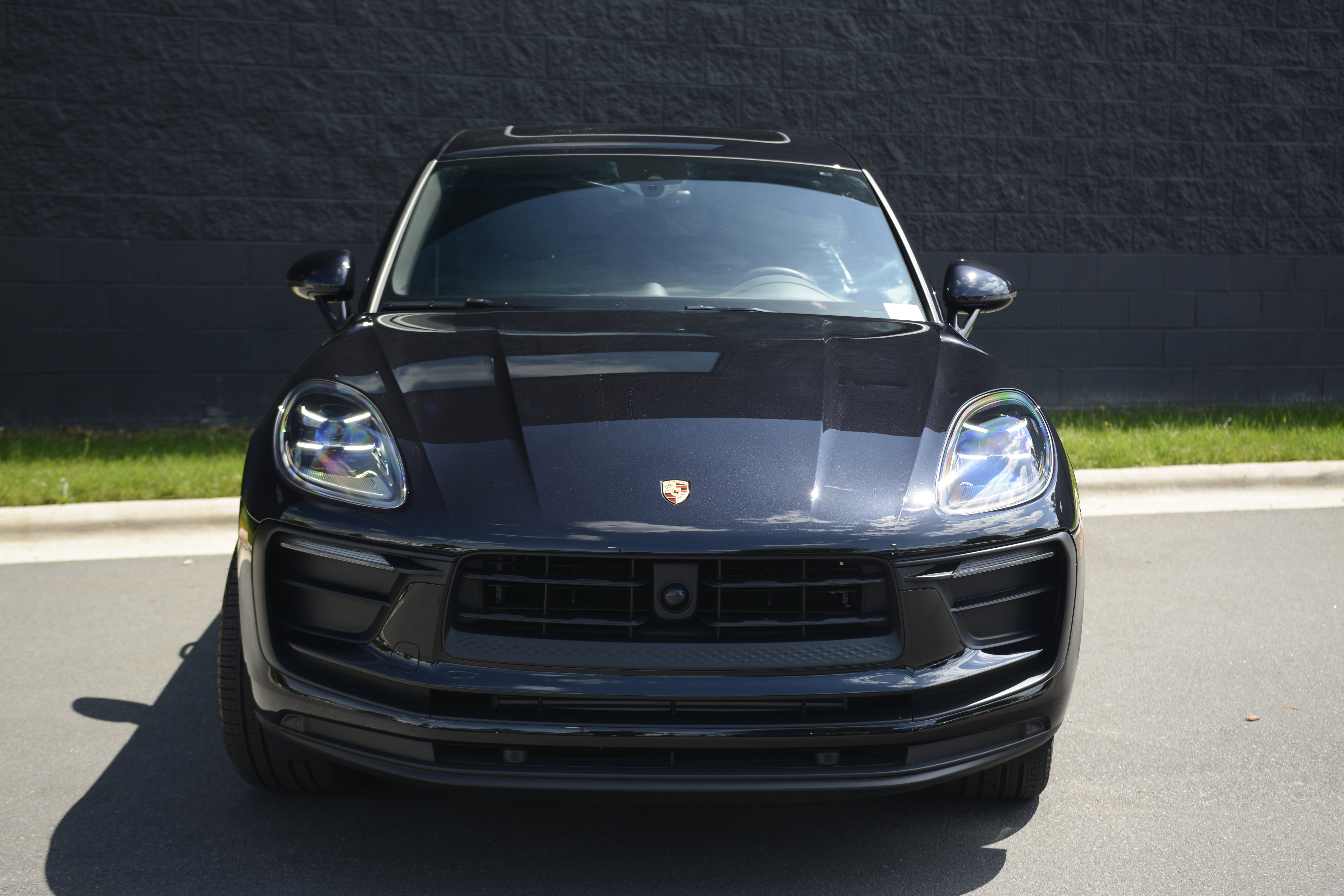 Certified 2026 Porsche Macan AWD/4WD image 10