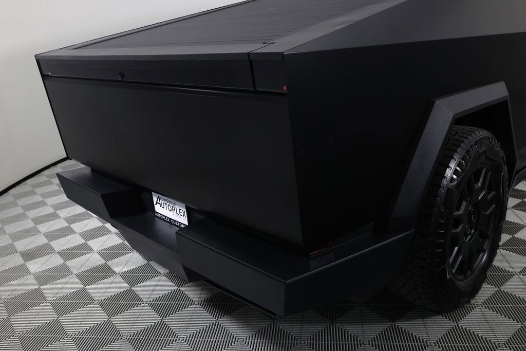 Used 2024 Tesla Cybertruck AWD Crew Cab image 50