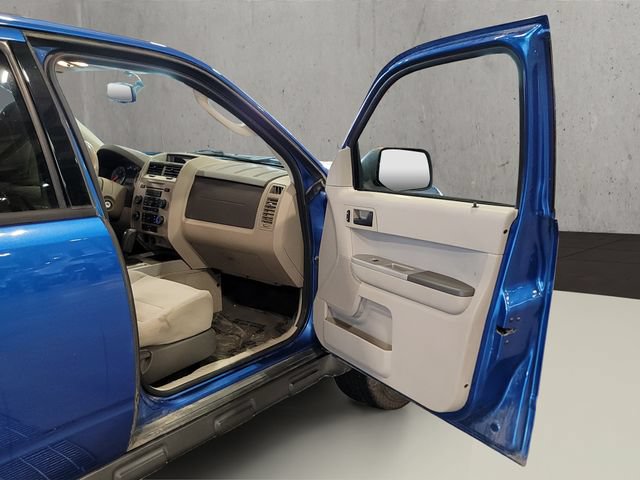 Used 2011 Ford Escape XLT w/ 202A Rapid Spec Order Code AWD/4WD image 36