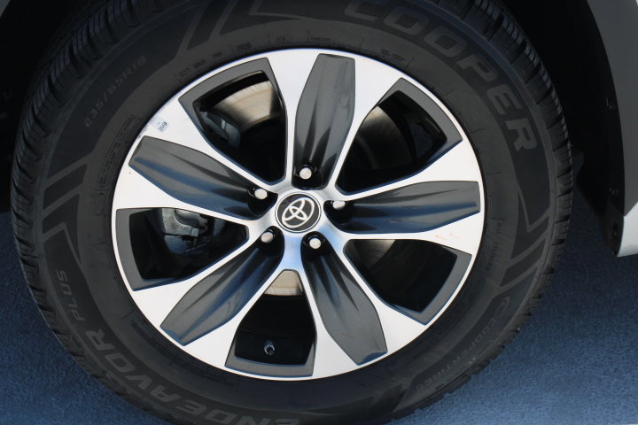 Used 2023 Toyota Highlander XLE FWD image 9