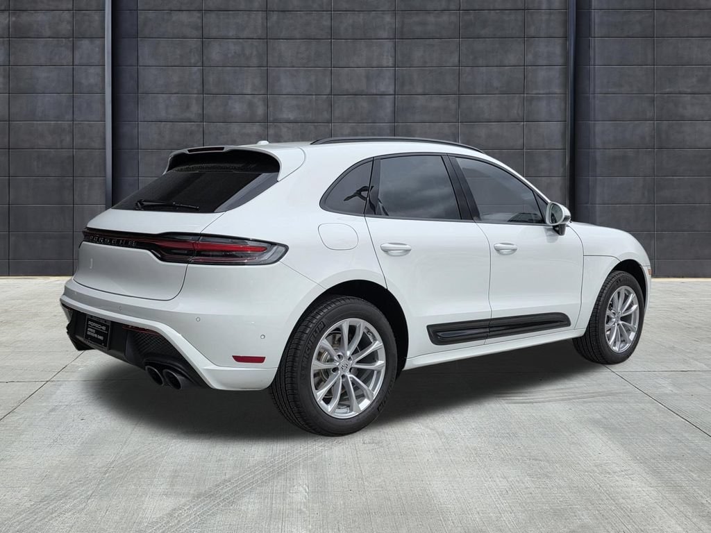 Certified 2025 Porsche Macan AWD/4WD image 8