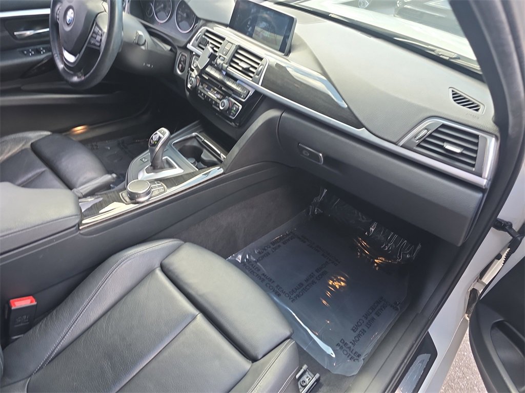Used 2017 BMW 330i Sedan image 17