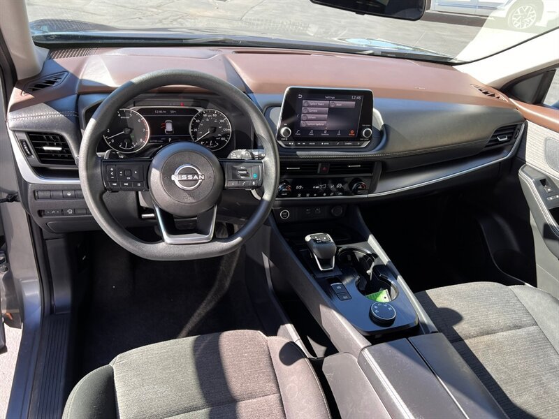 Used 2023 Nissan Rogue SV AWD/4WD image 18
