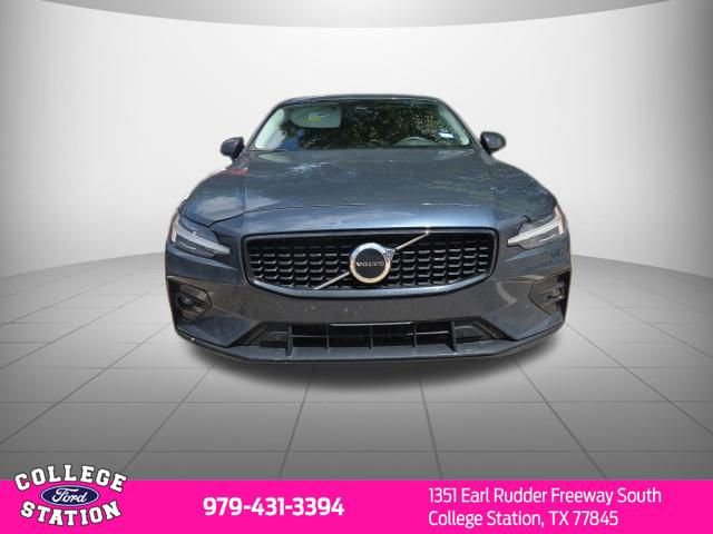 Used 2024 Volvo S60 B5 Core AWD/4WD image 2