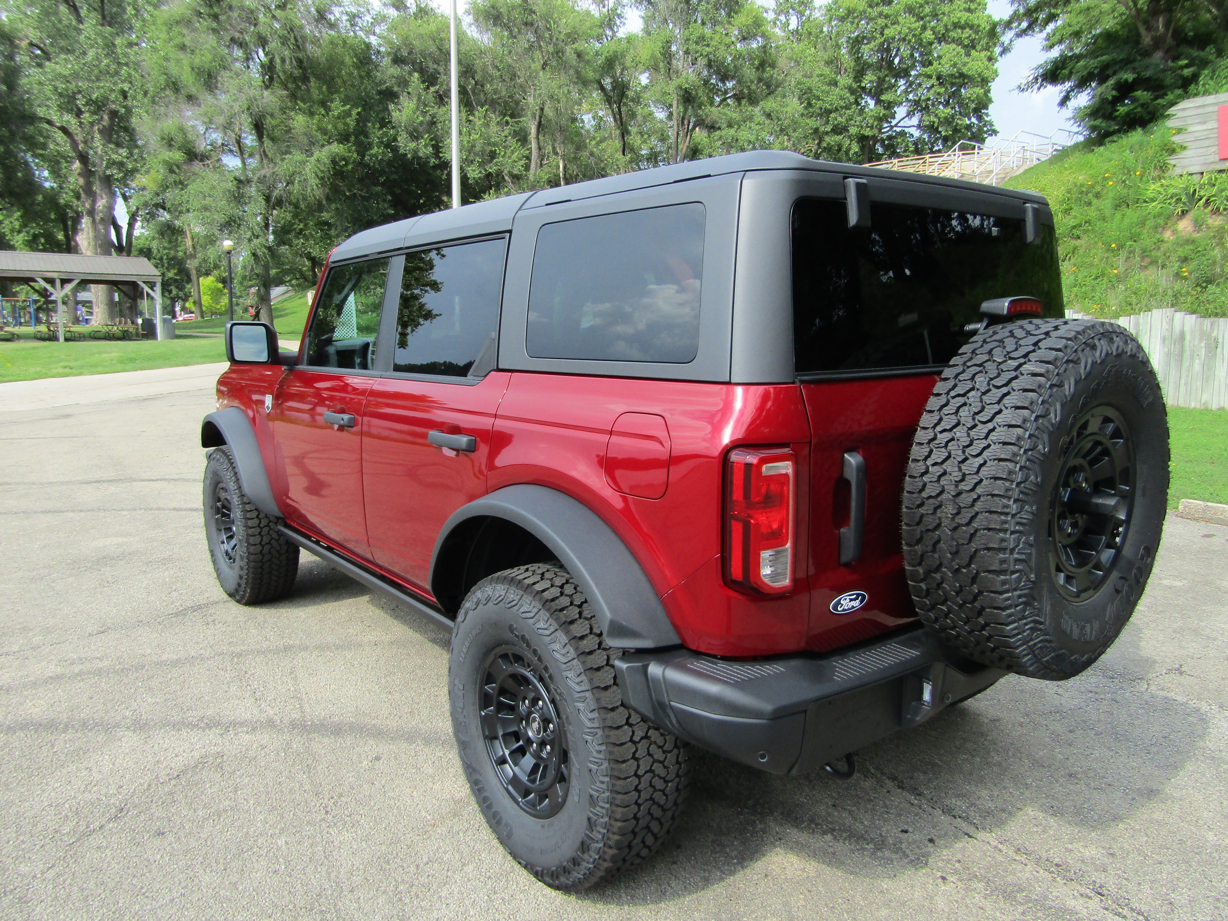 New 2026 Ford Bronco Big Bend w/ Black Diamond Package AWD/4WD image 2