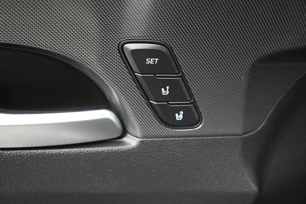Used 2023 Hyundai Santa Fe Limited AWD/4WD image 5