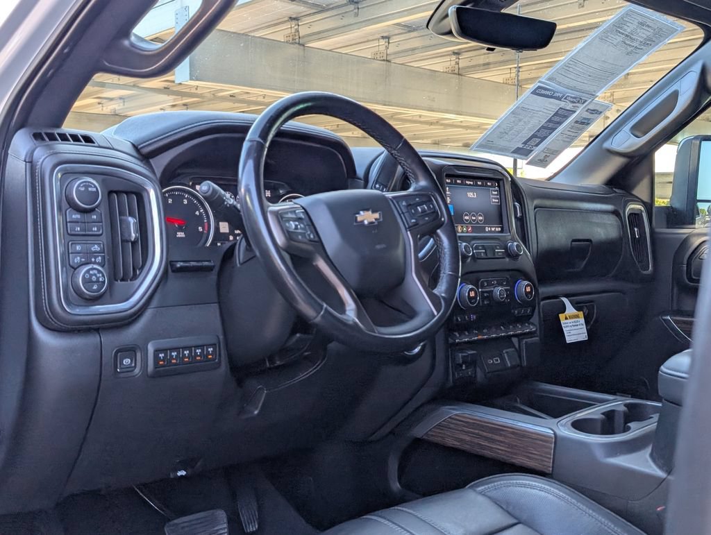 Used 2022 Chevrolet Silverado 2500 High Country w/ Technology Package AWD/4WD image 4