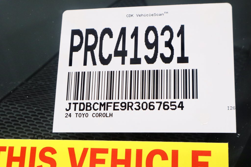 Used 2024 Toyota Corolla SE w/ Convenience Package FWD image 33