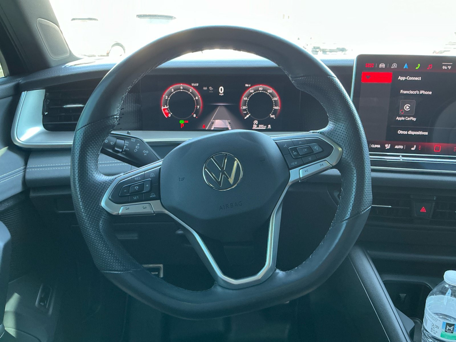 Used 2025 Volkswagen Tiguan SE R-Line AWD/4WD image 9