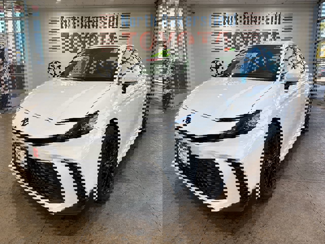 Certified 2025 Toyota Camry SE image 6