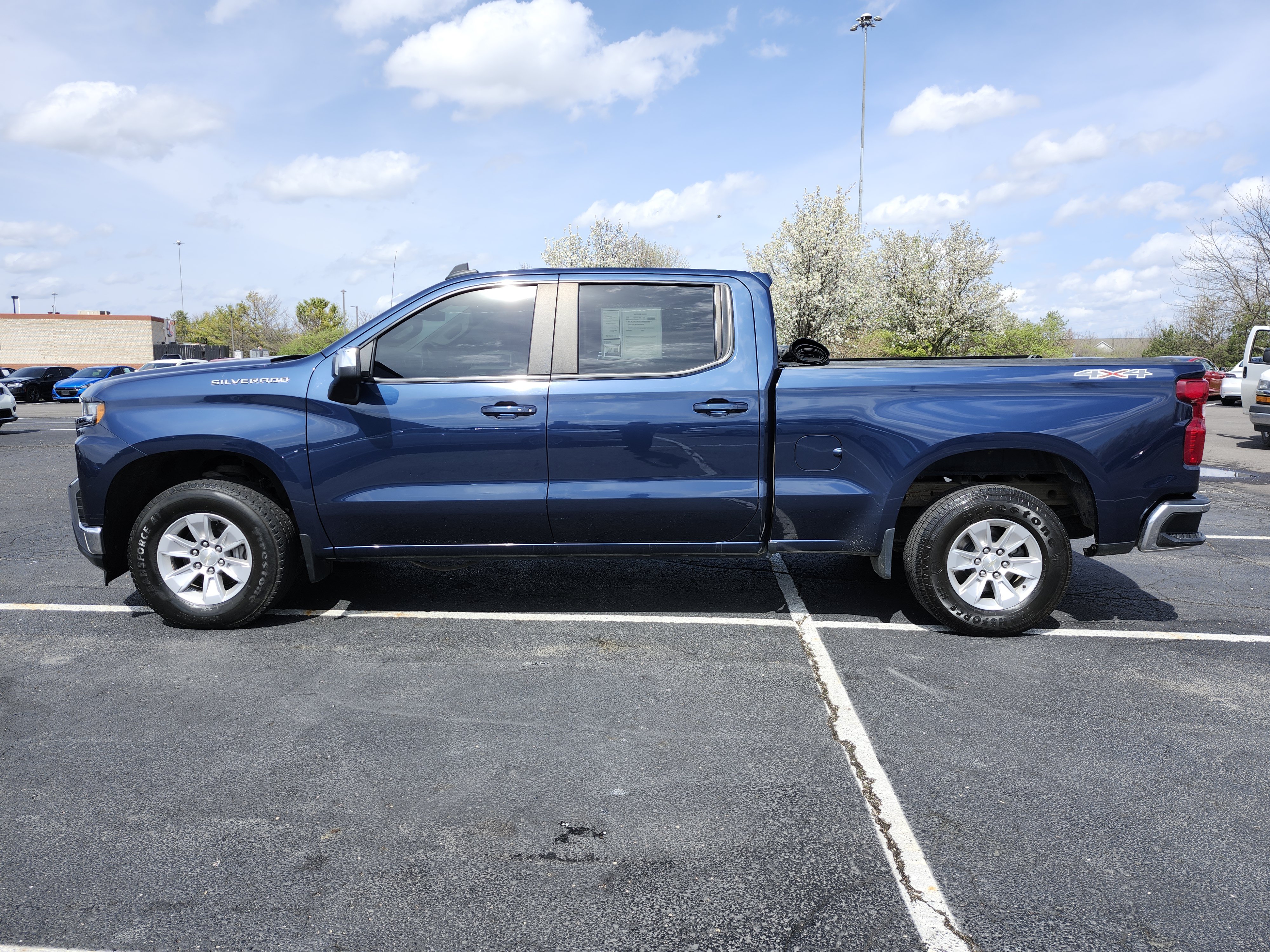 Used 2022 Chevrolet Silverado 1500 LT w/ Safety Package II AWD/4WD image 14