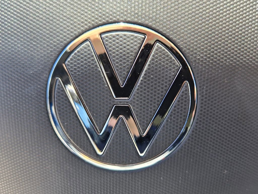 Used 2022 Volkswagen Taos SE w/ IQ.Drive SE Package image 29