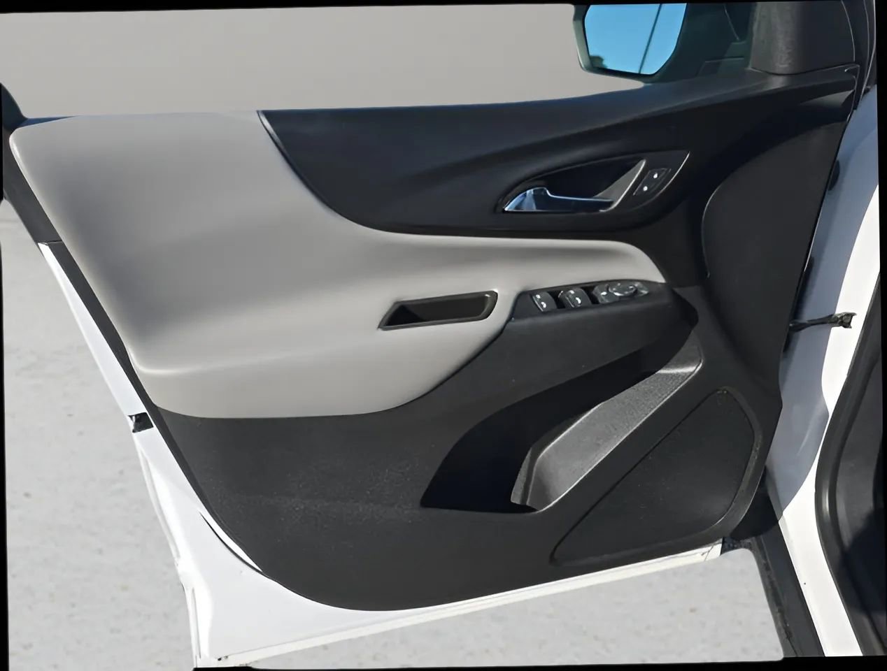 Used 2019 Chevrolet Equinox LS image 9