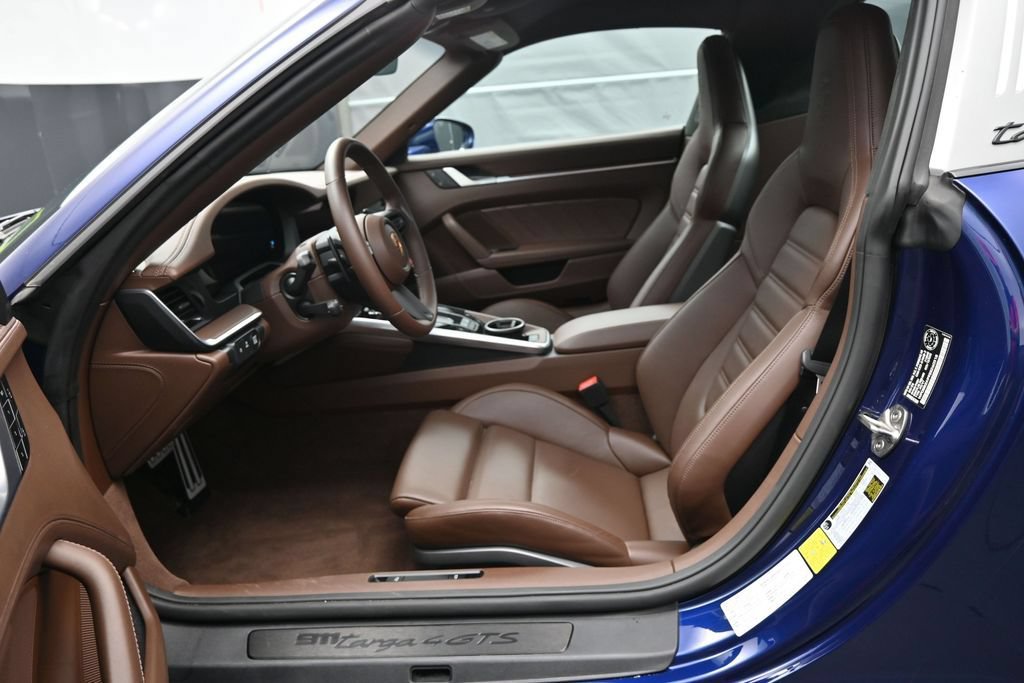 Certified 2025 Porsche 911 Targa 4 GTS AWD/4WD image 6