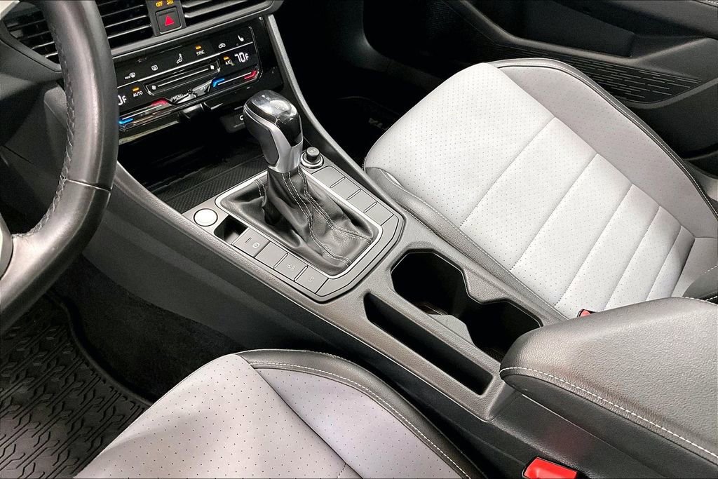 Used 2025 Volkswagen Jetta SE image 17